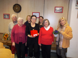 v.l.: Gerda Jörres, Marianne Karl, Lilo Lechner, Hella Krzmarsch, Sabine Bentenrieder, Annegret Nießen, Christa Dannenberg